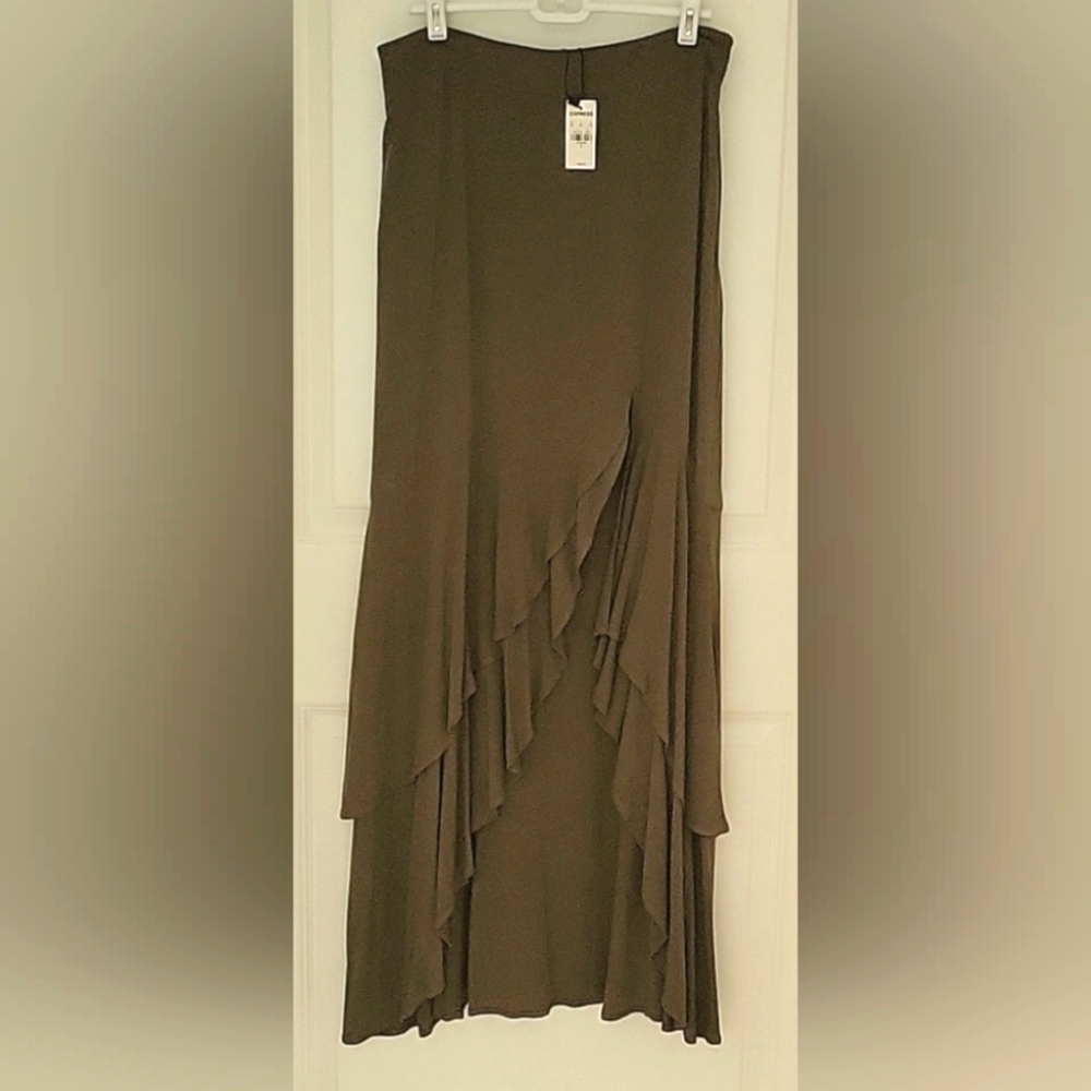 Express NWT Long Ruffled Skirt Side Slit Army Green Sz 6